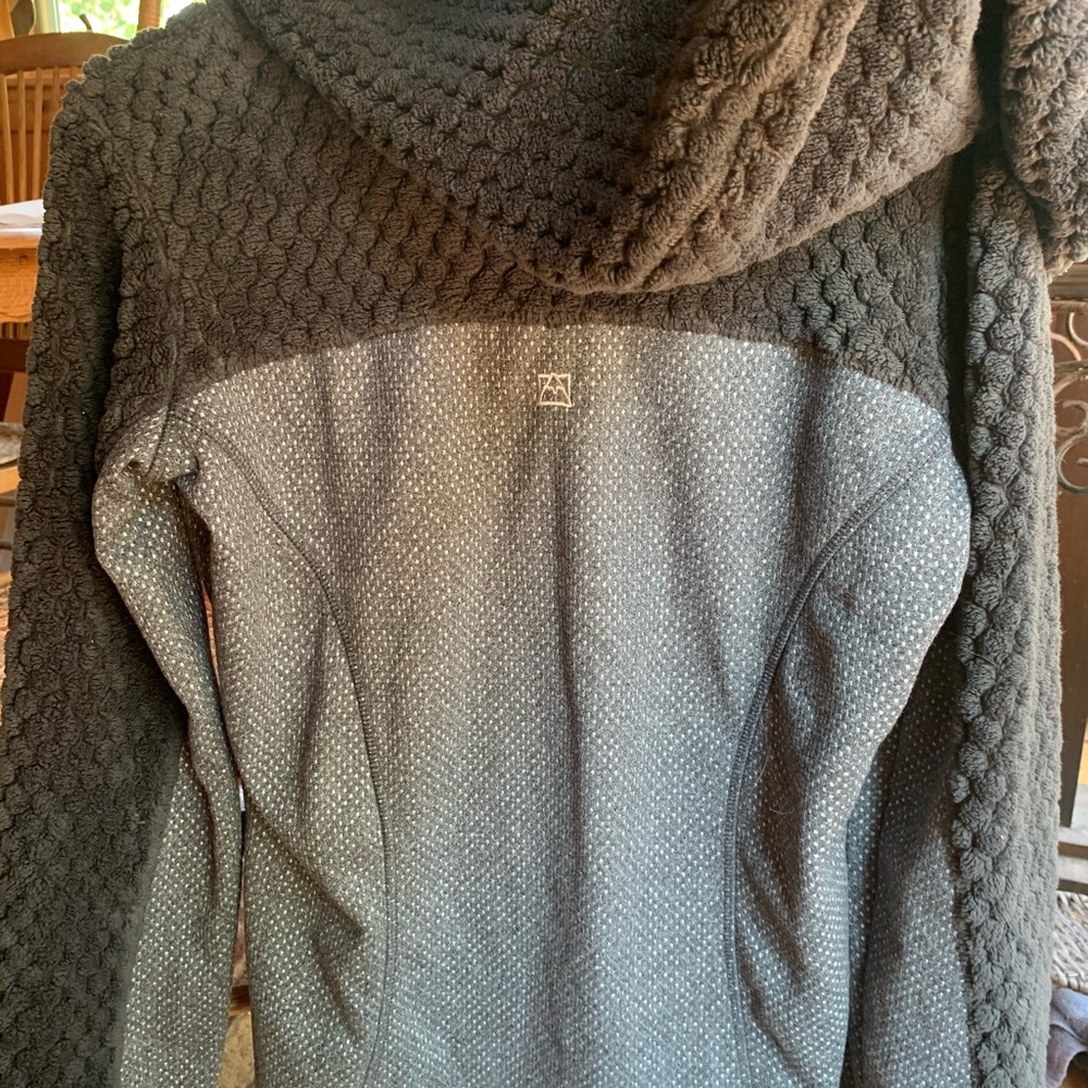 Avalanche Pullover - image 2